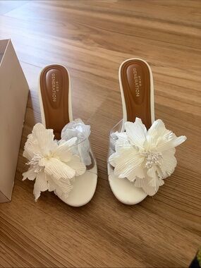 BCBGeneration White Floral Slide Mules